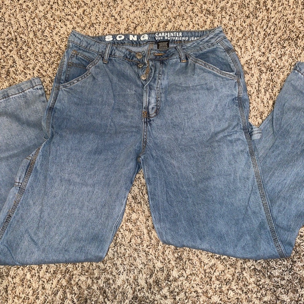 Light blue boyfriend jeans